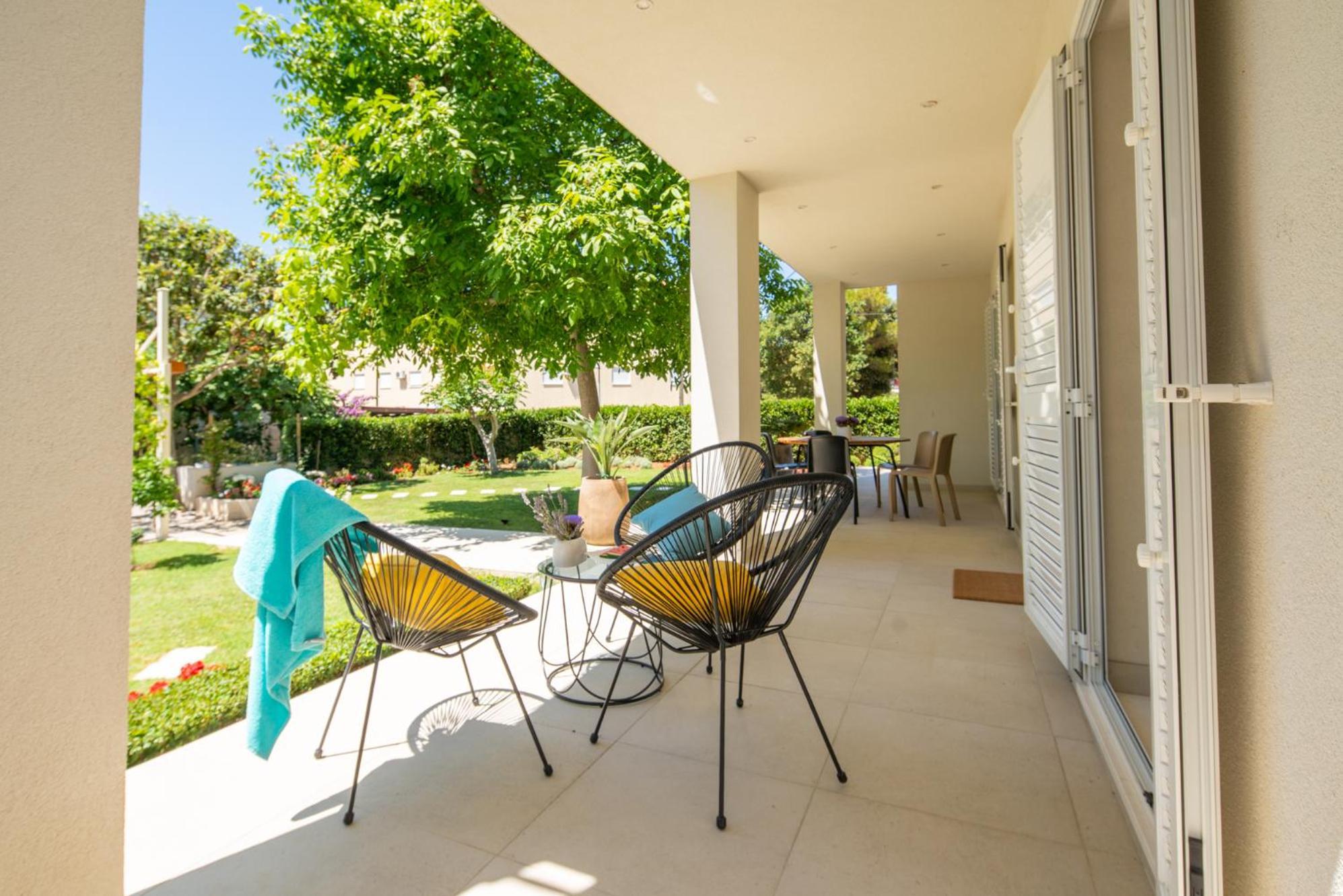 Garden Apartment Pakoštane Exteriör bild